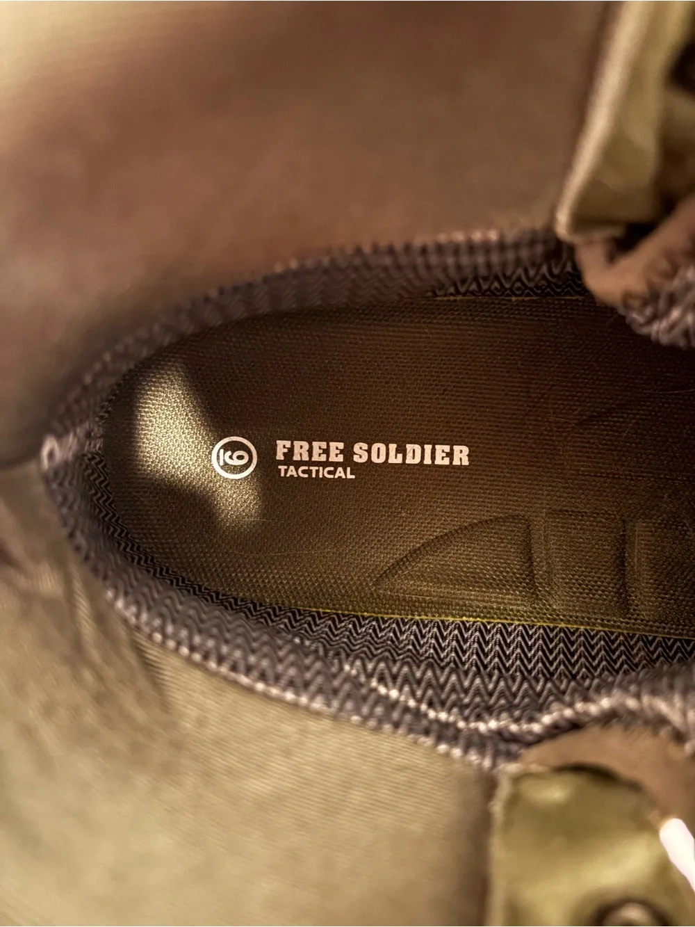 Free Soldier Women’s Lightweight Waterproof Green Work Boots in size 9